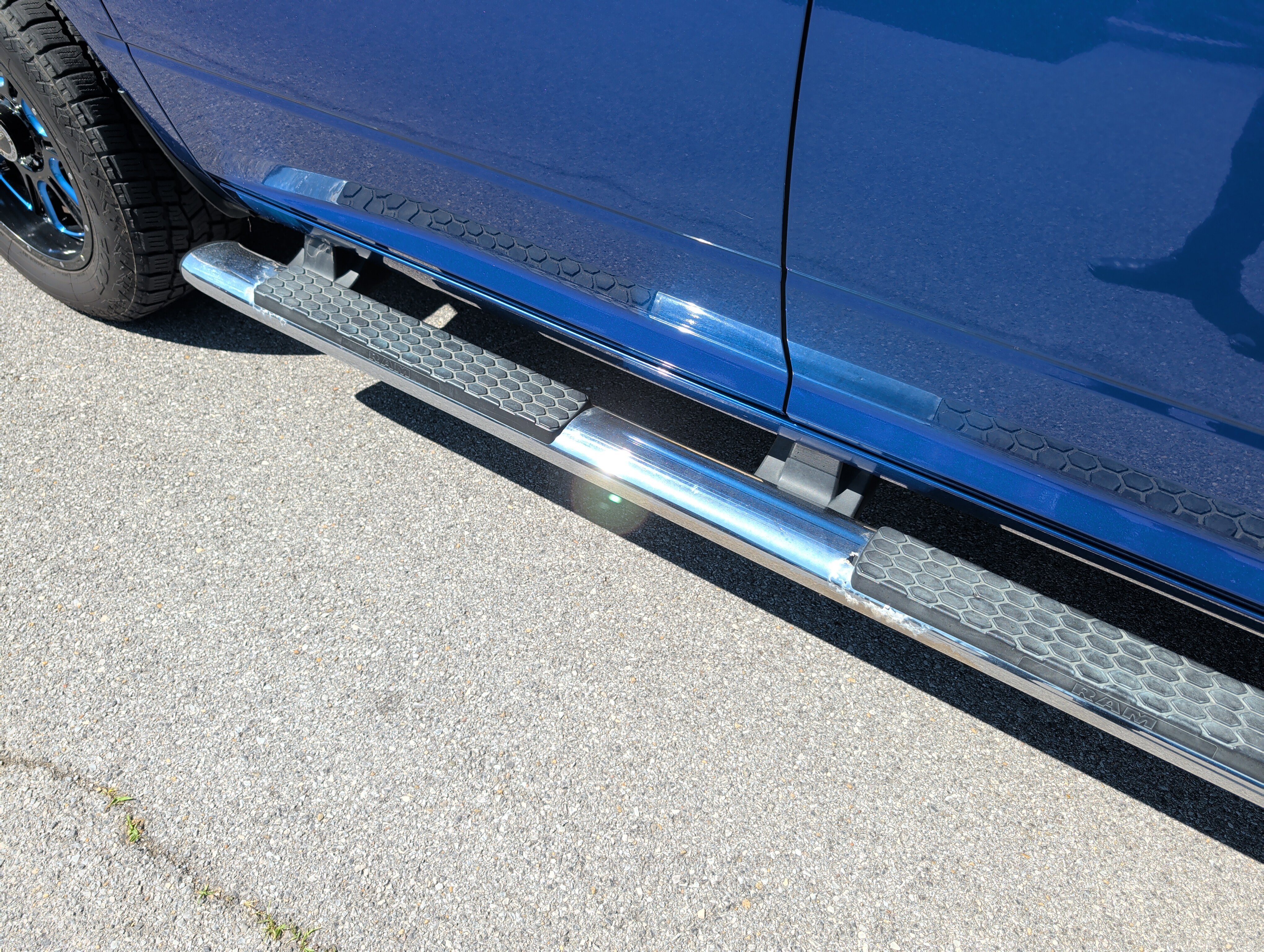 Used 2017 RAM 1500 Express w/ Express Value Package AWD/4WD image 11