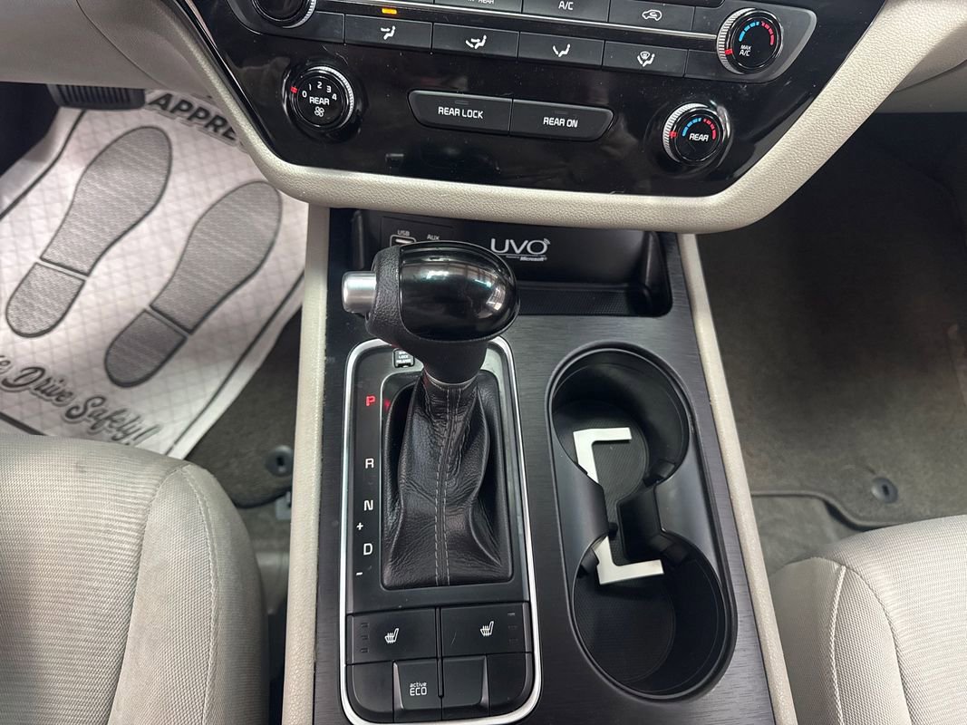 Used 2015 Kia Sedona LX w/ LX Convenience Package image 17