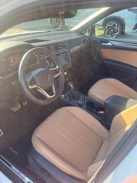 Certified 2023 Volkswagen Tiguan SE R-Line AWD/4WD image 10
