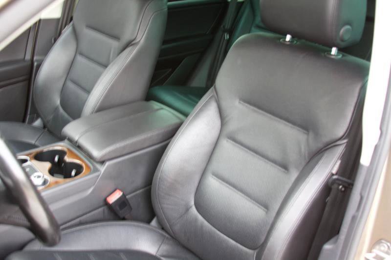 Used 2016 Volkswagen Touareg TDI AWD/4WD image 27