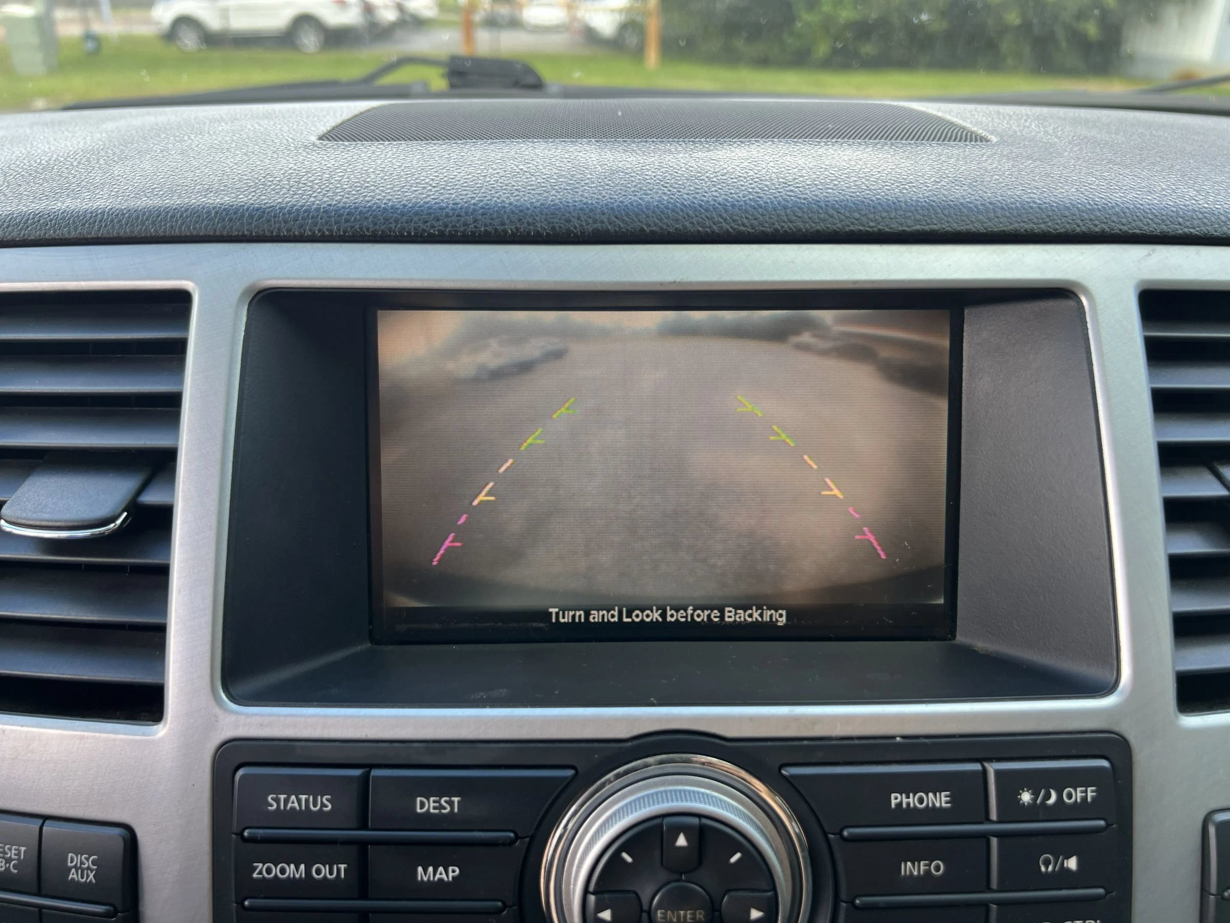 Used 2010 INFINITI QX56 4WD w/ Technology Pkg image 31