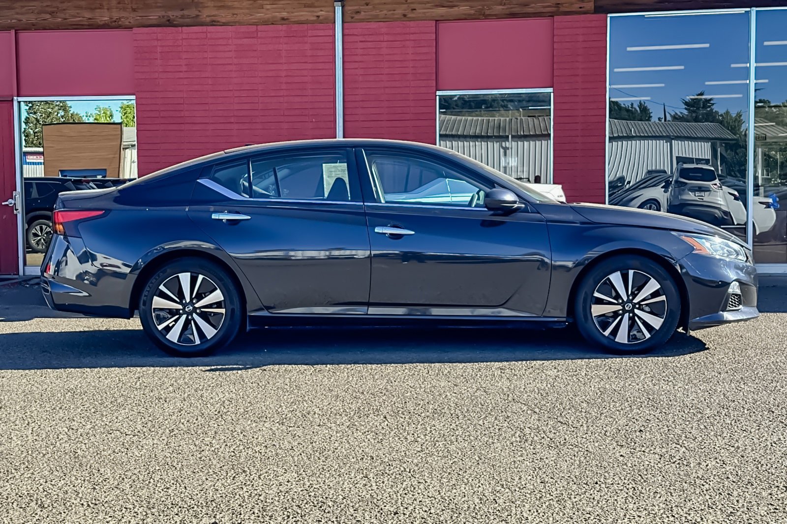 Used 2022 Nissan Altima 2.5 SV image 31