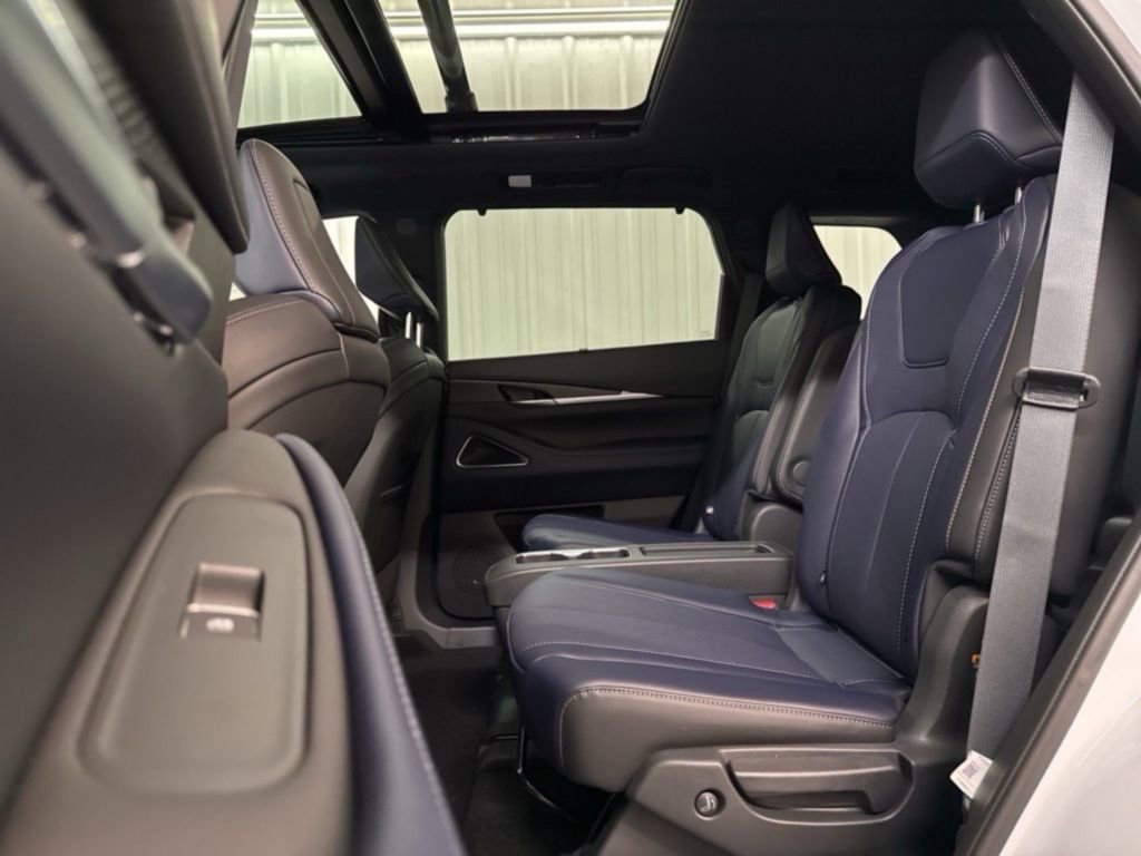 Certified 2026 INFINITI QX60 Sport w/ Dark Cargo Package AWD/4WD image 27