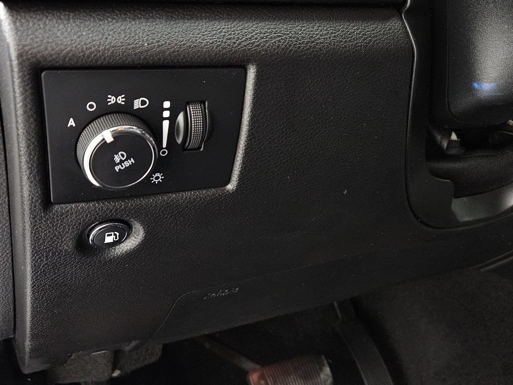 Used 2020 Jeep Grand Cherokee Altitude RWD image 21
