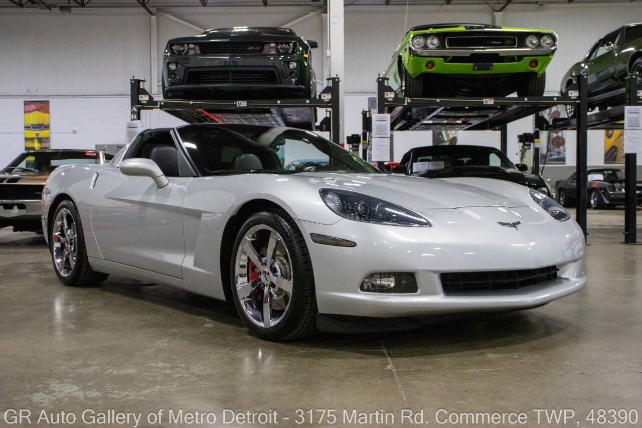 Used 2009 Chevrolet Corvette Coupe w/ Preferred Equipment Group RWD image 11