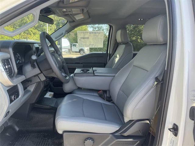 New 2025 Ford F550 4x4 Crew Cab Super Duty w/ XL Chrome Package image 12