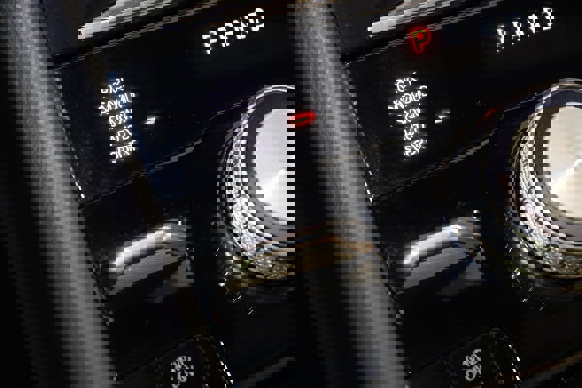 Used 2023 Jeep Grand Cherokee Summit w/ Luxury Tech Group V image 31