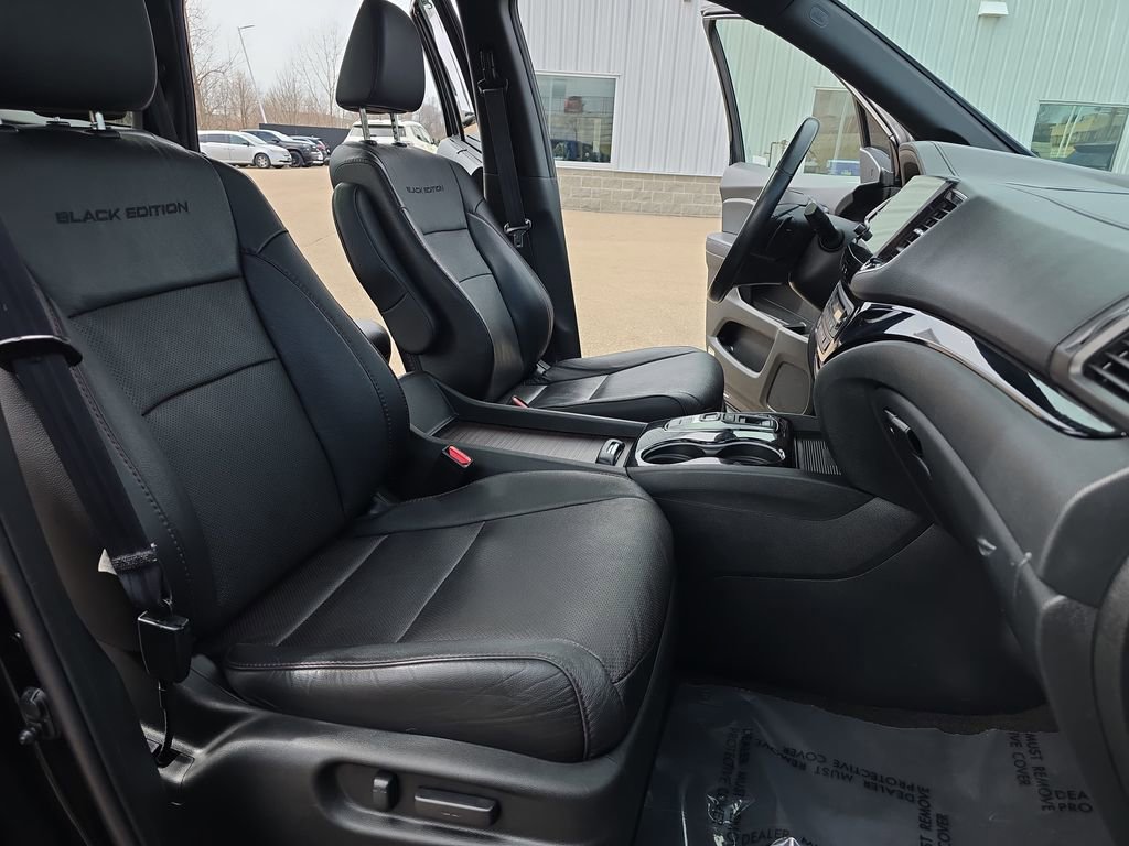 Used 2022 Honda Pilot Black Edition image 10