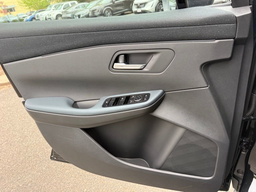 New 2026 Nissan Leaf SV+ w/ Floor Mat Package (SV+) image 19