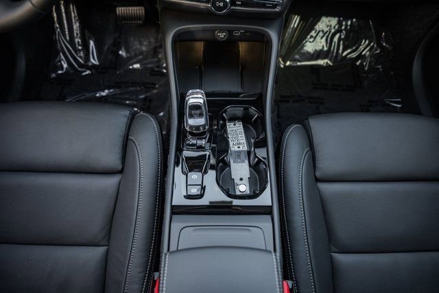 New 2026 Volvo XC40 B5 Ultra w/ Protection Package Premier image 28