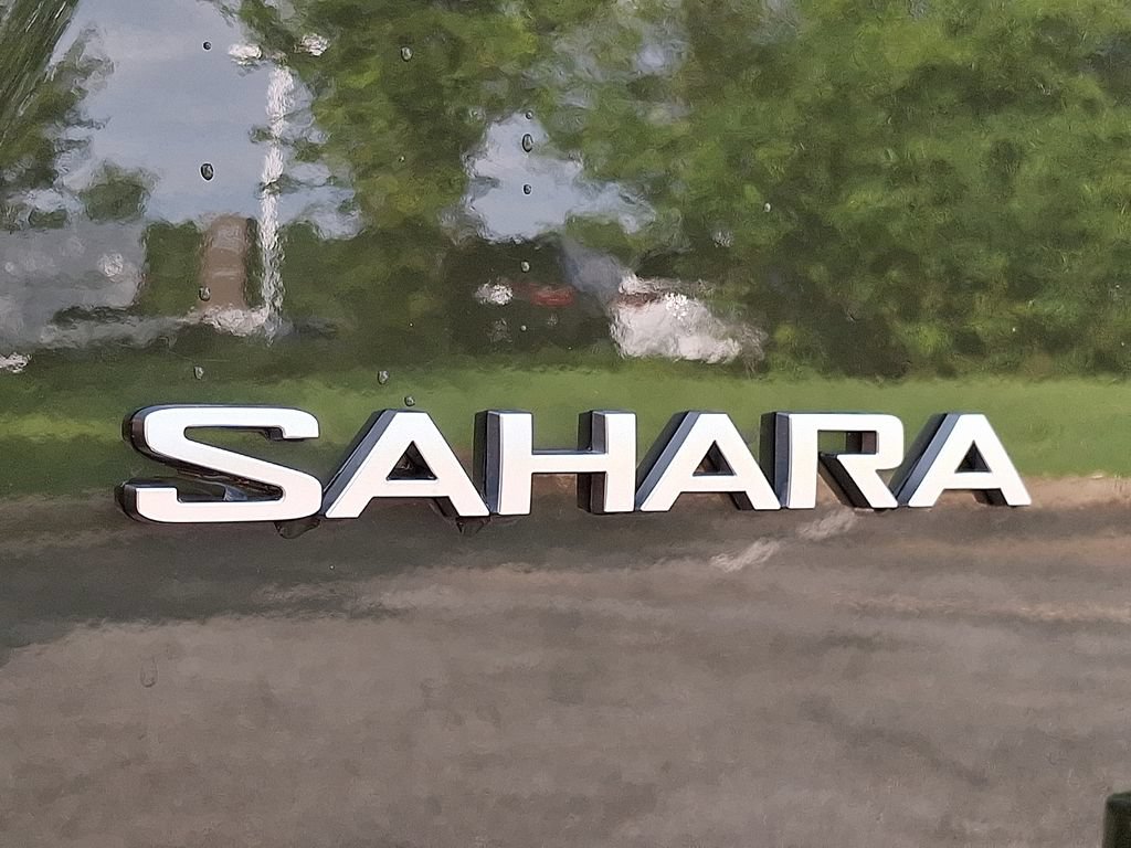 Used 2022 Jeep Wrangler Unlimited Sahara w/ Cold Weather Group AWD/4WD image 31