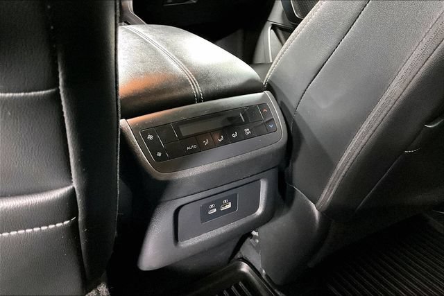 Used 2023 Nissan Pathfinder SL AWD/4WD image 11