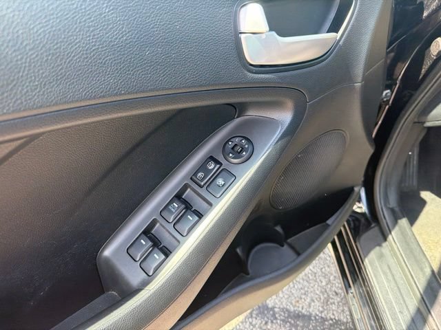 Used 2017 Kia Forte LX FWD image 12