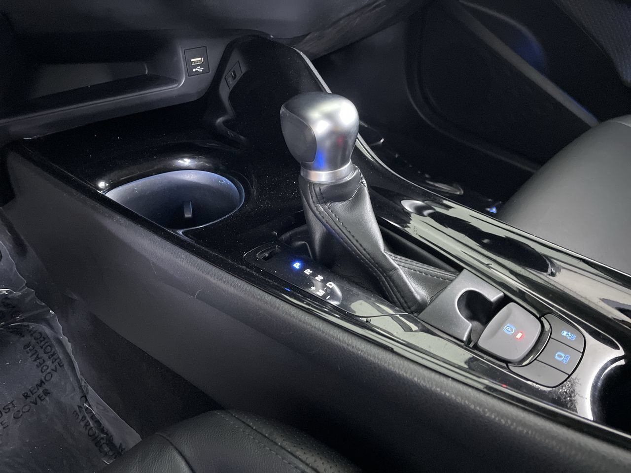 Used 2020 Toyota C-HR Limited FWD image 17