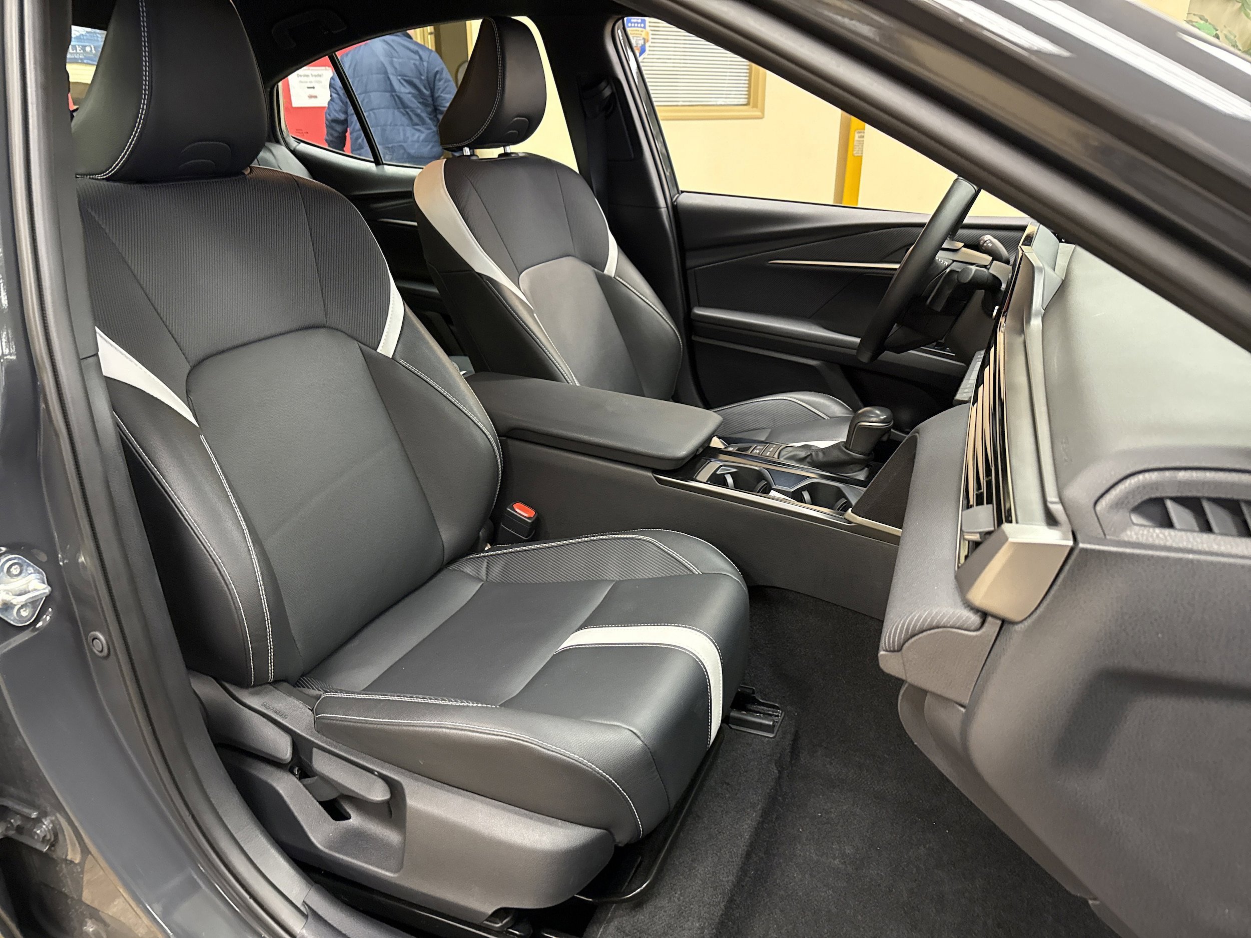 Used 2025 Toyota Camry SE w/ Convenience Package AWD/4WD image 24