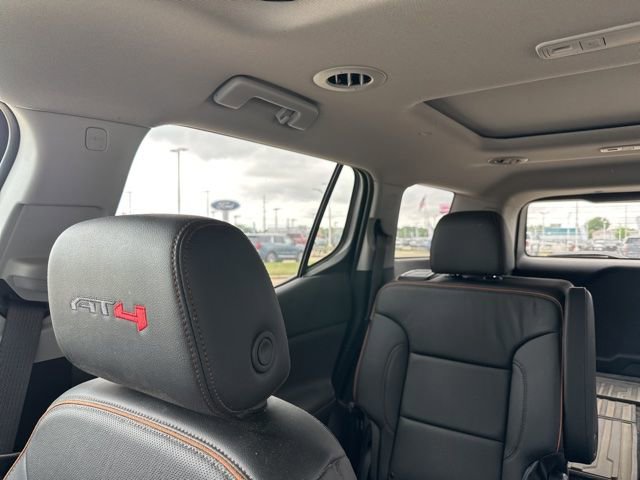Used 2023 GMC Acadia AT4 w/ Technology Package AWD/4WD image 4