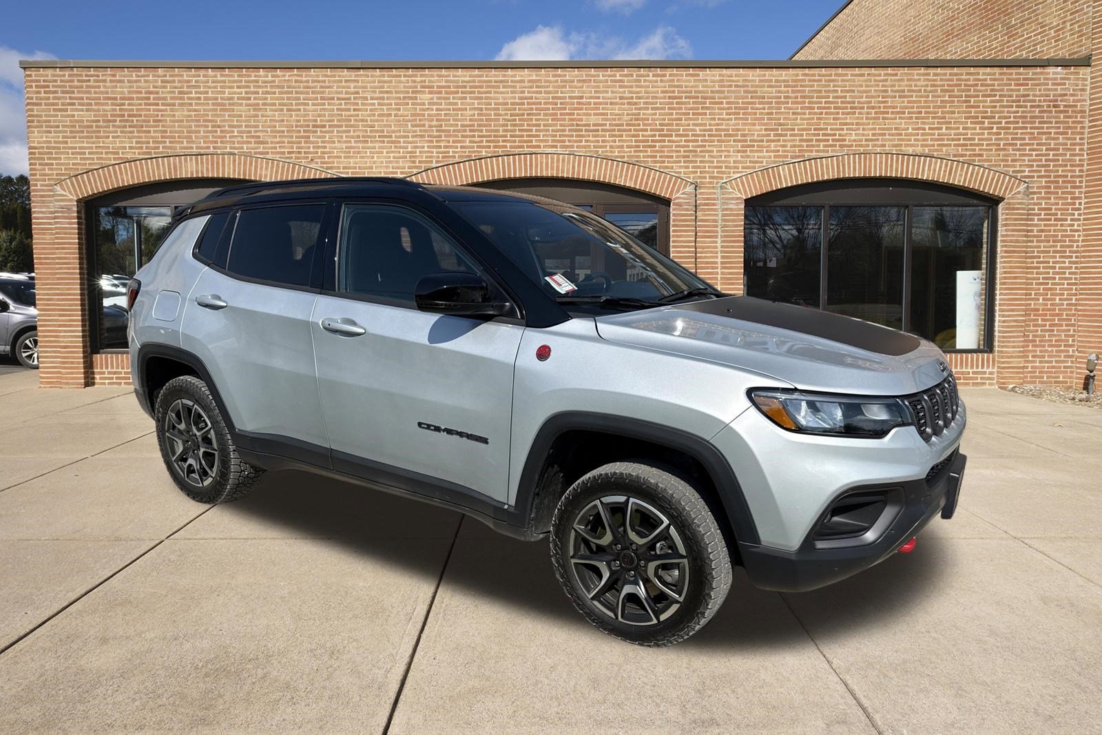 Used 2025 Jeep Compass Trailhawk