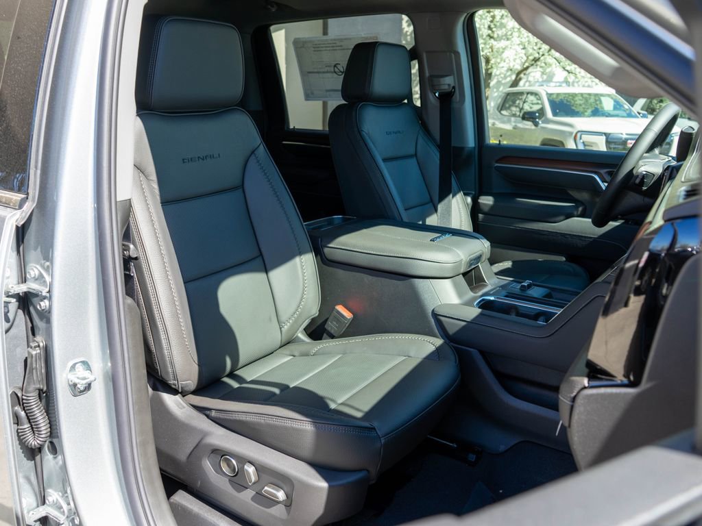 New 2026 GMC Sierra 3500 Denali w/ Denali Reserve Package AWD/4WD image 9
