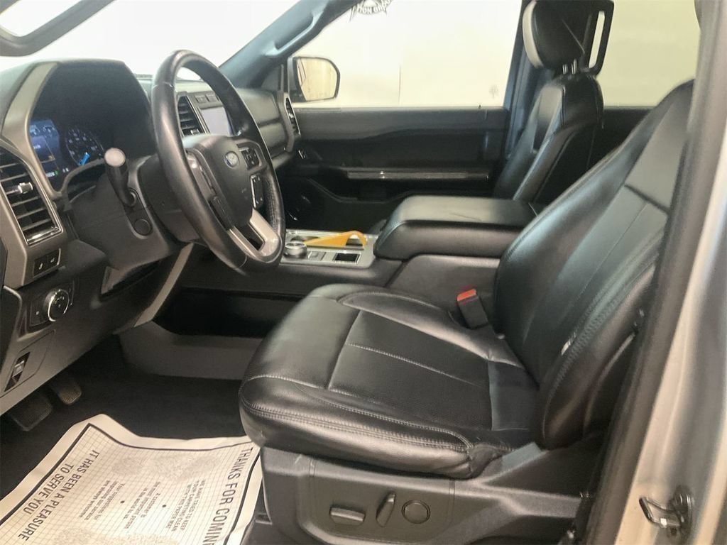 Used 2021 Ford Expedition XLT RWD image 3