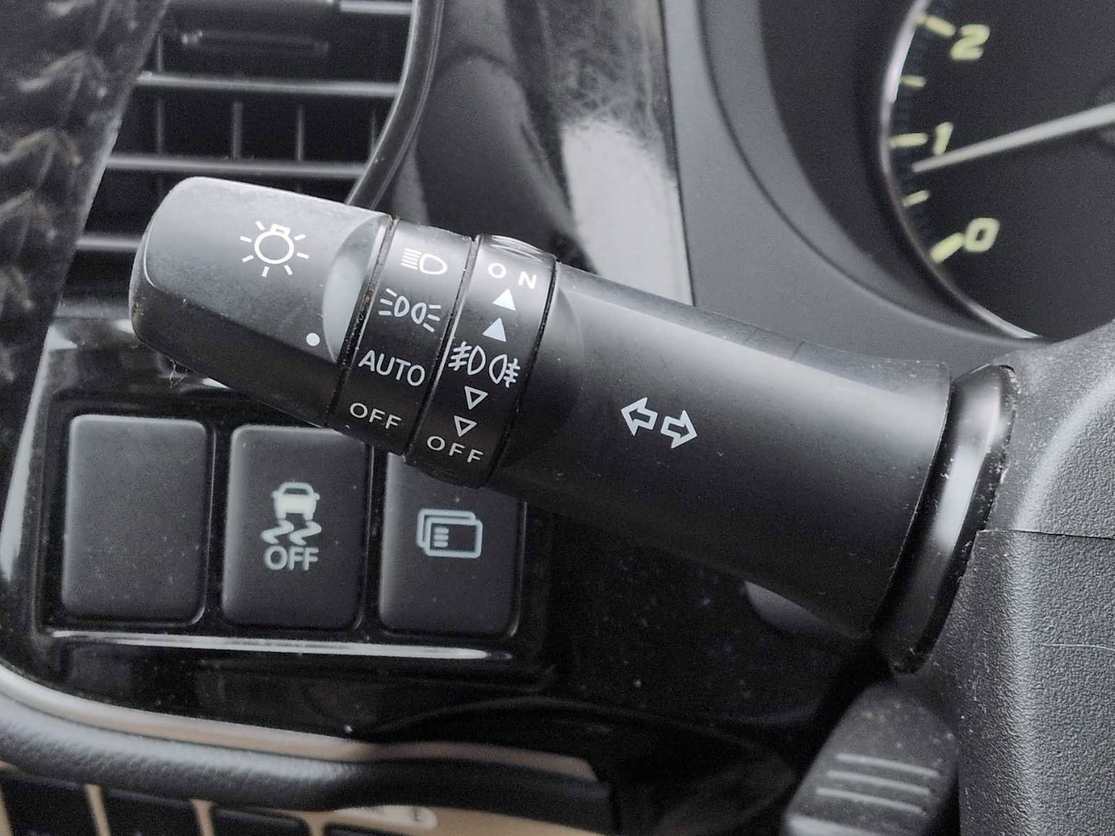 Used 2014 Mitsubishi Outlander SE image 26