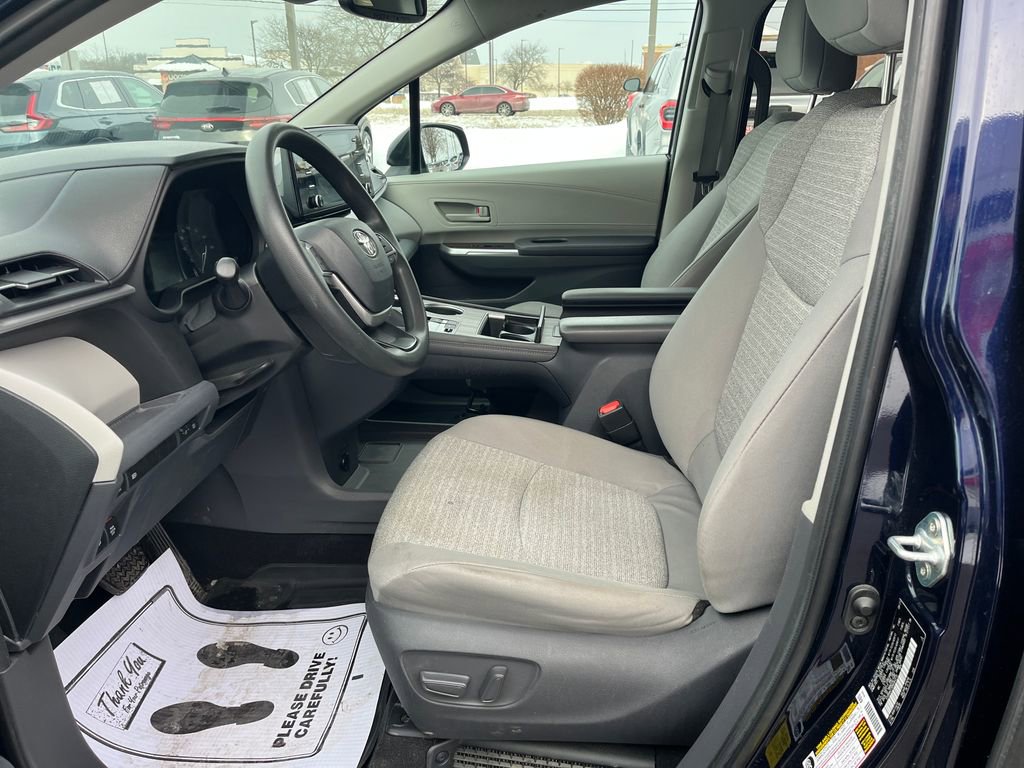 Certified 2021 Toyota Sienna LE image 10