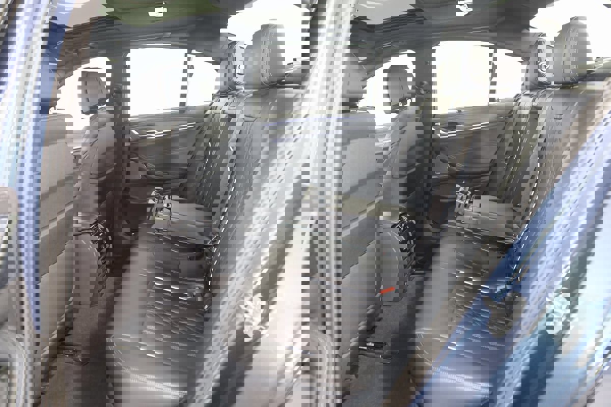 Used 2023 BMW M550i xDrive w/ Executive Package image 60