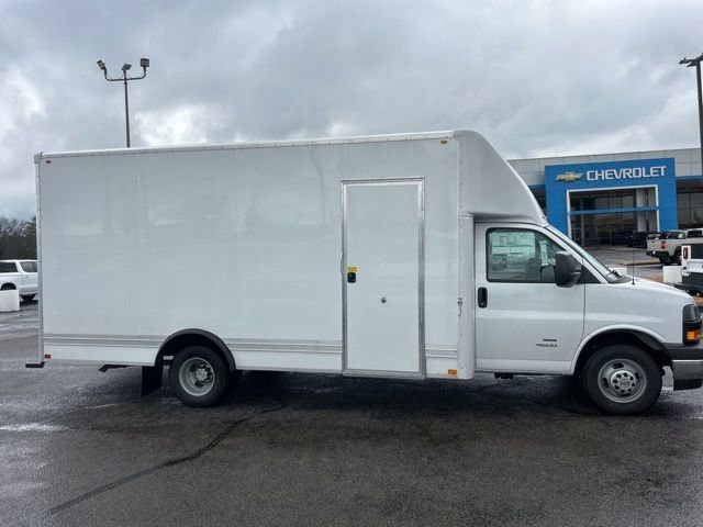 New 2026 Chevrolet Express 4500 w/ Power Convenience Package RWD image 2