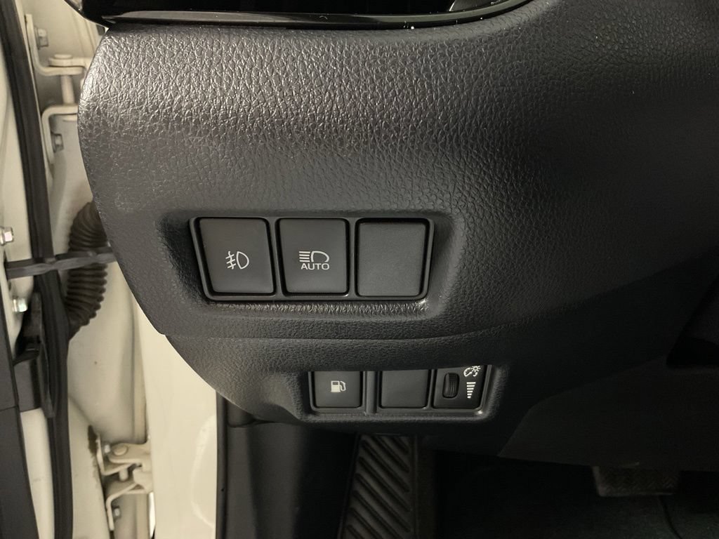 Used 2018 Toyota C-HR XLE FWD image 28