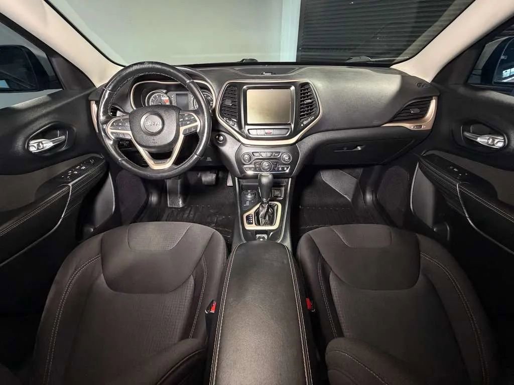 Used 2016 Jeep Cherokee Latitude w/ Comfort/Convenience Group AWD/4WD image 21