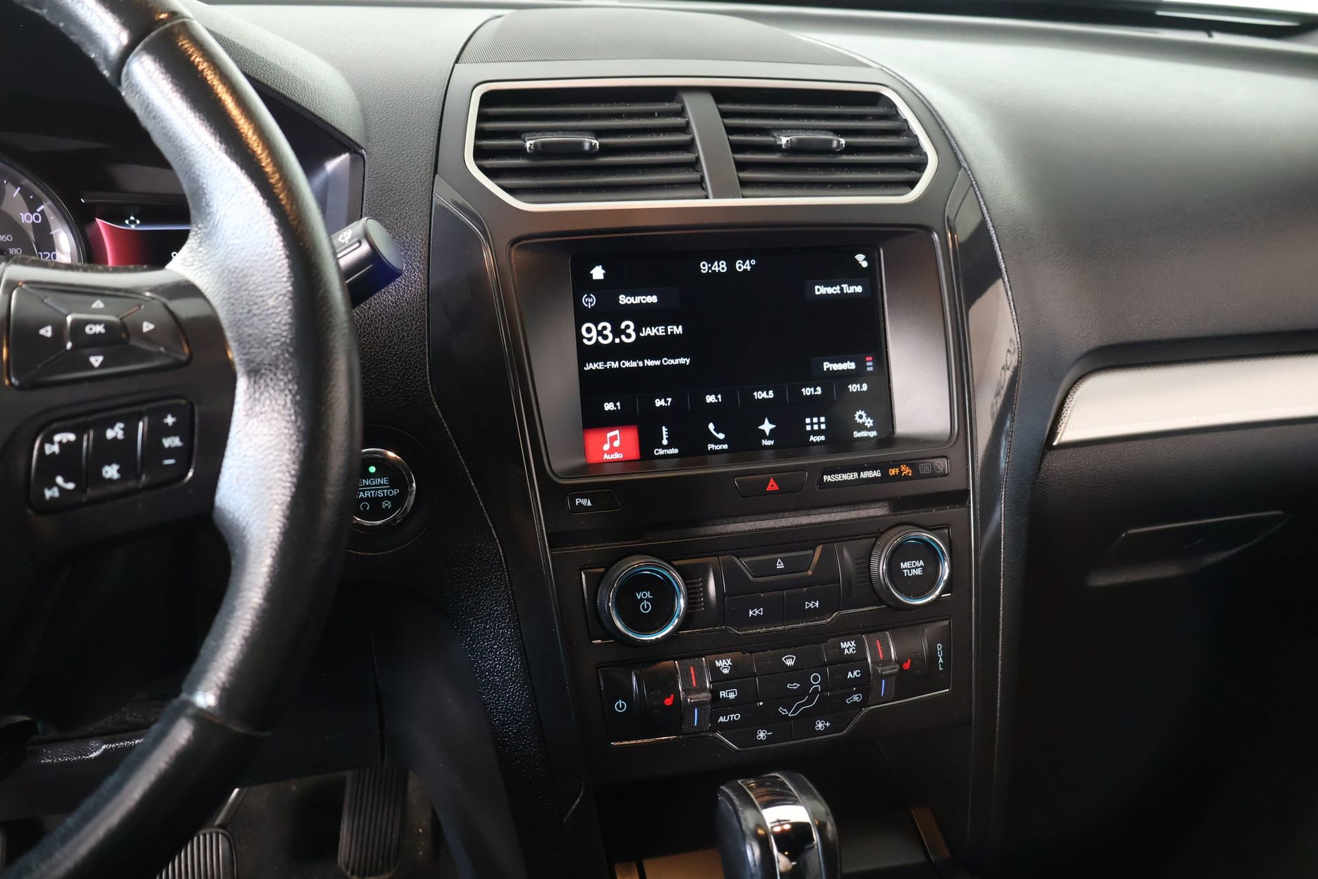 Used 2017 Ford Explorer XLT w/ Equipment Group 202A AWD/4WD image 5