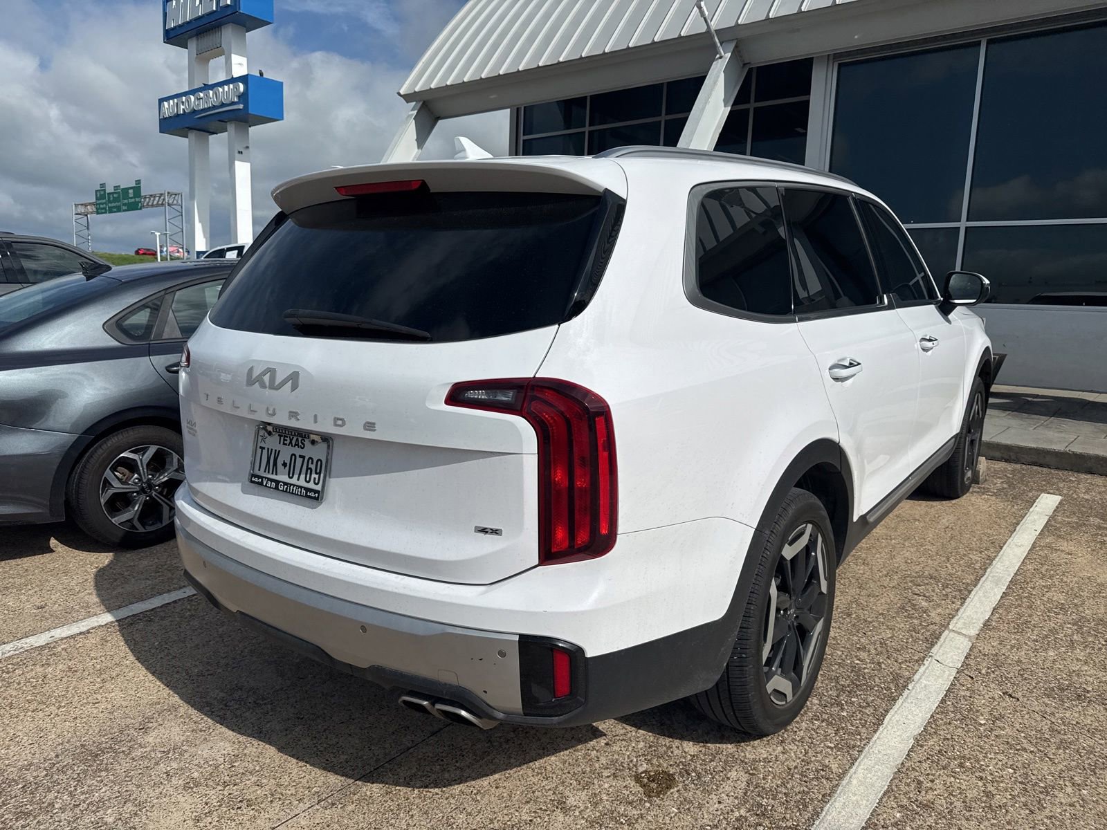 Used 2024 Kia Telluride S w/ S Sunroof Package AWD/4WD image 5
