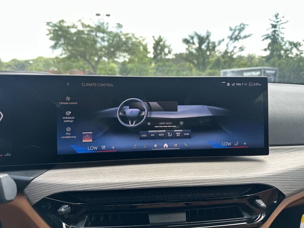 Certified 2025 BMW 330i xDrive 330i xDrive w/ Premium Package image 23