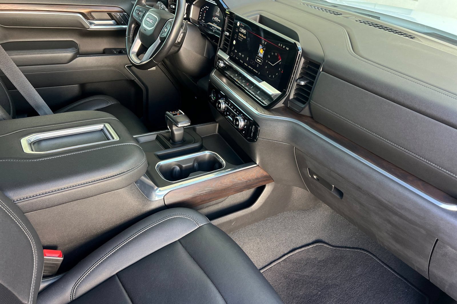 Used 2022 GMC Sierra 1500 SLT w/ SLT Convenience Package AWD/4WD image 20