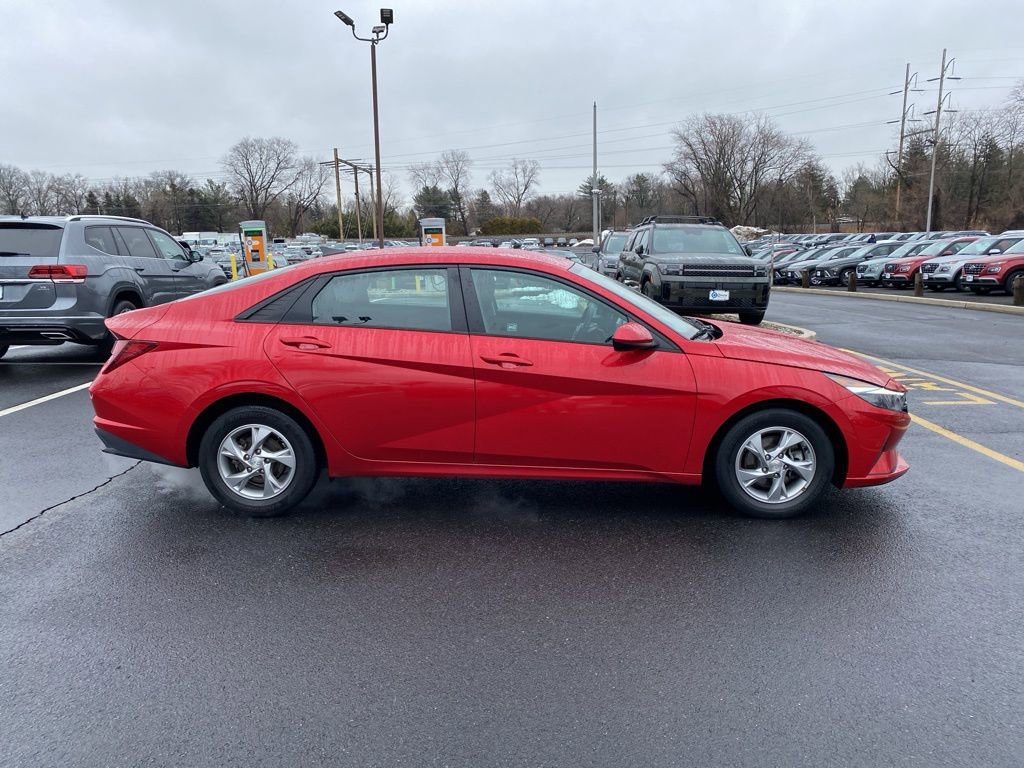 Certified 2021 Hyundai Elantra SE image 2