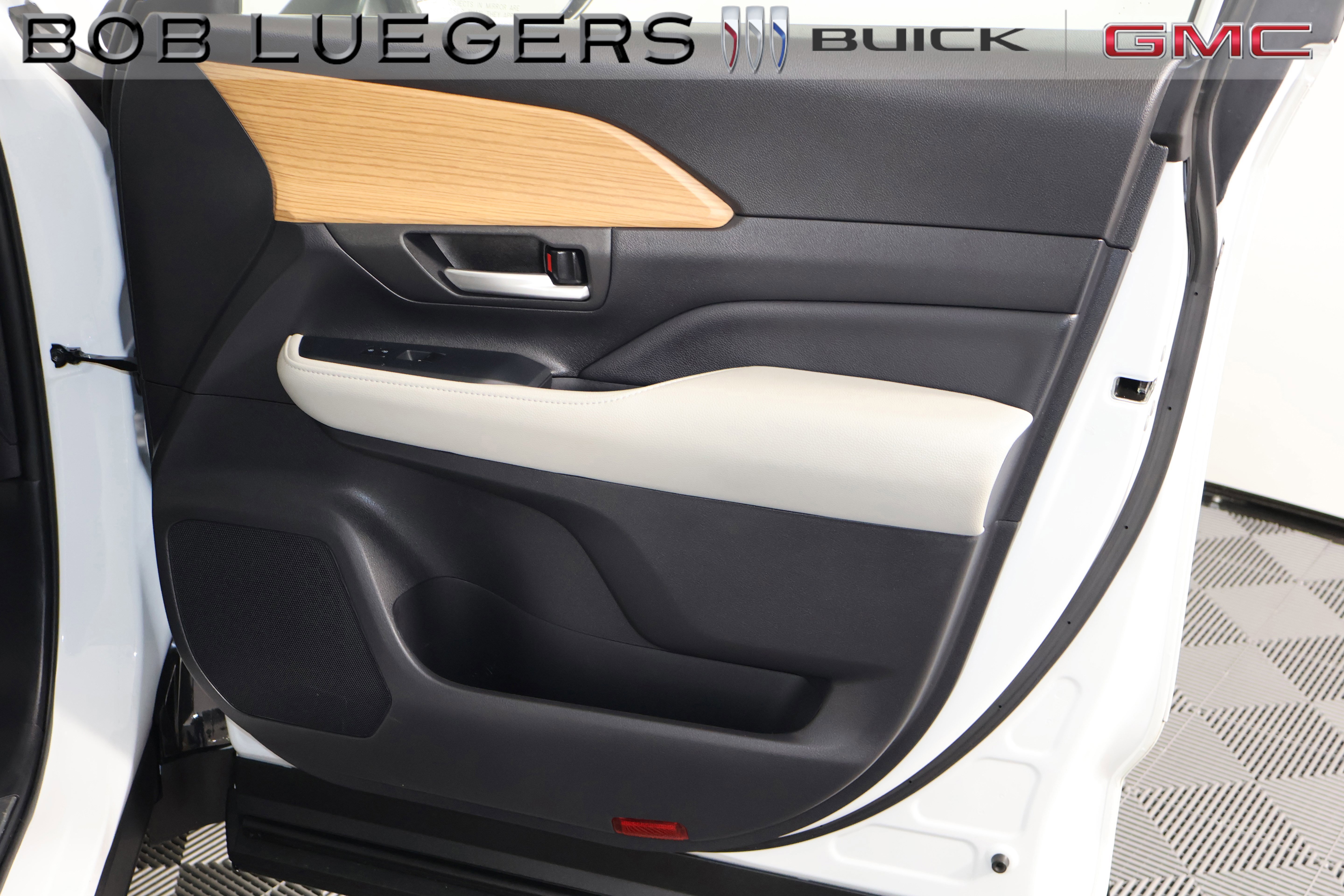 Used 2024 Toyota Grand Highlander XLE image 17