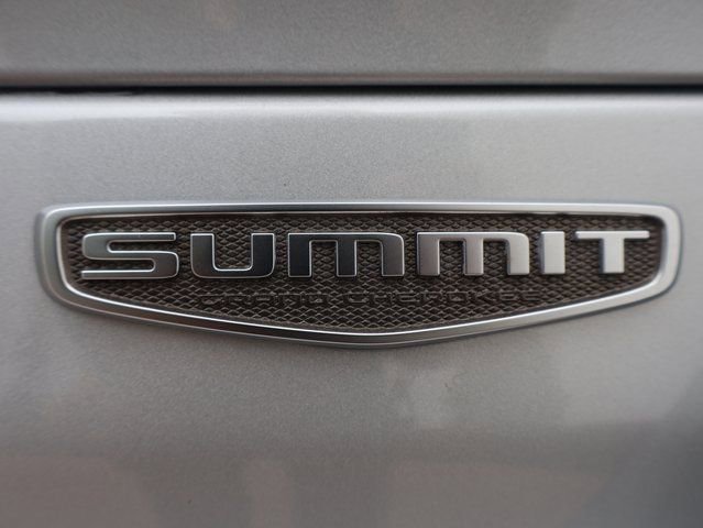 Used 2023 Jeep Grand Cherokee Summit image 16