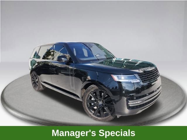 Used 2023 Land Rover Range Rover Long Wheelbase SE image 2