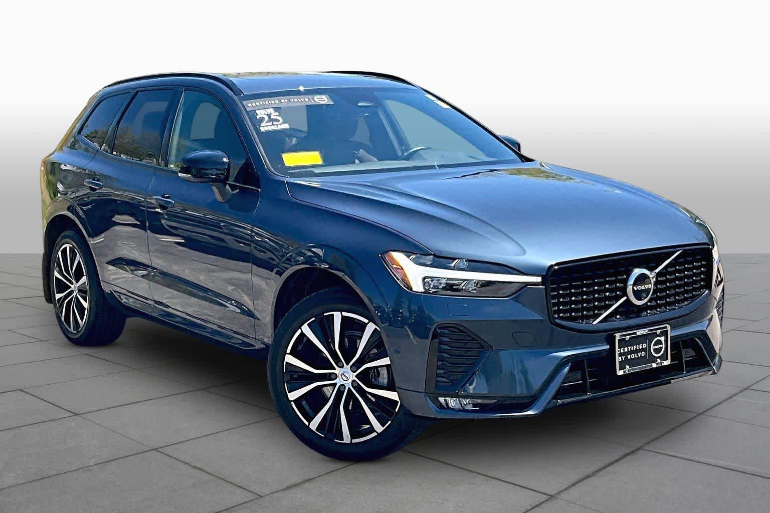 Used 2025 Volvo XC60 B5 Plus AWD/4WD image 3