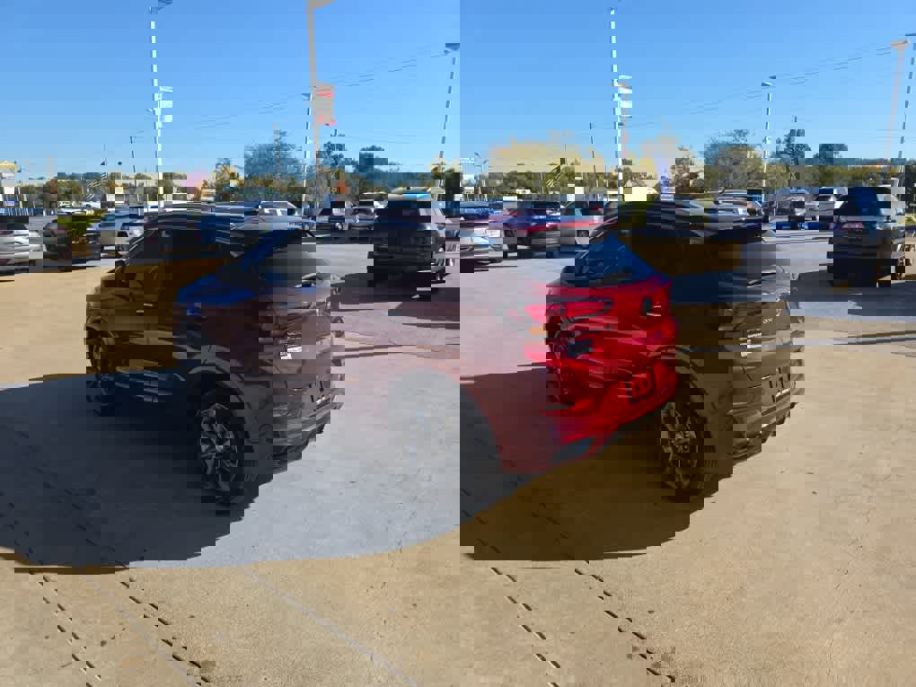 Used 2022 Buick Encore GX Select w/ Sport Touring Package image 6