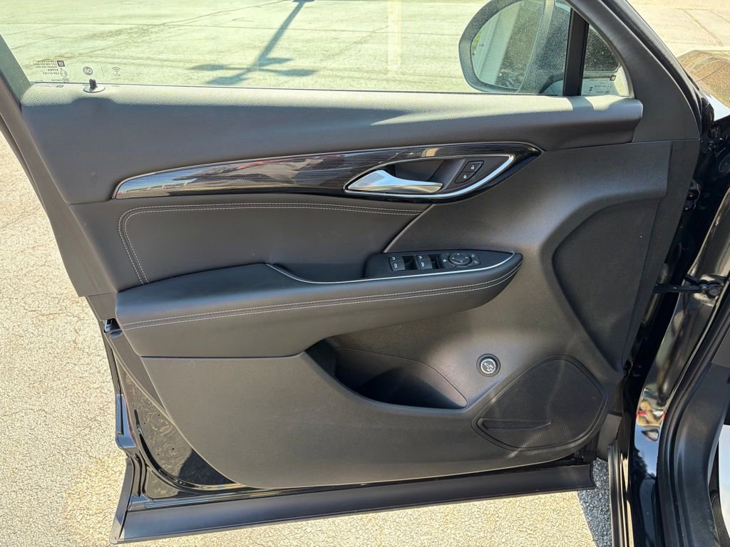 Used 2023 Buick Envision Preferred image 18