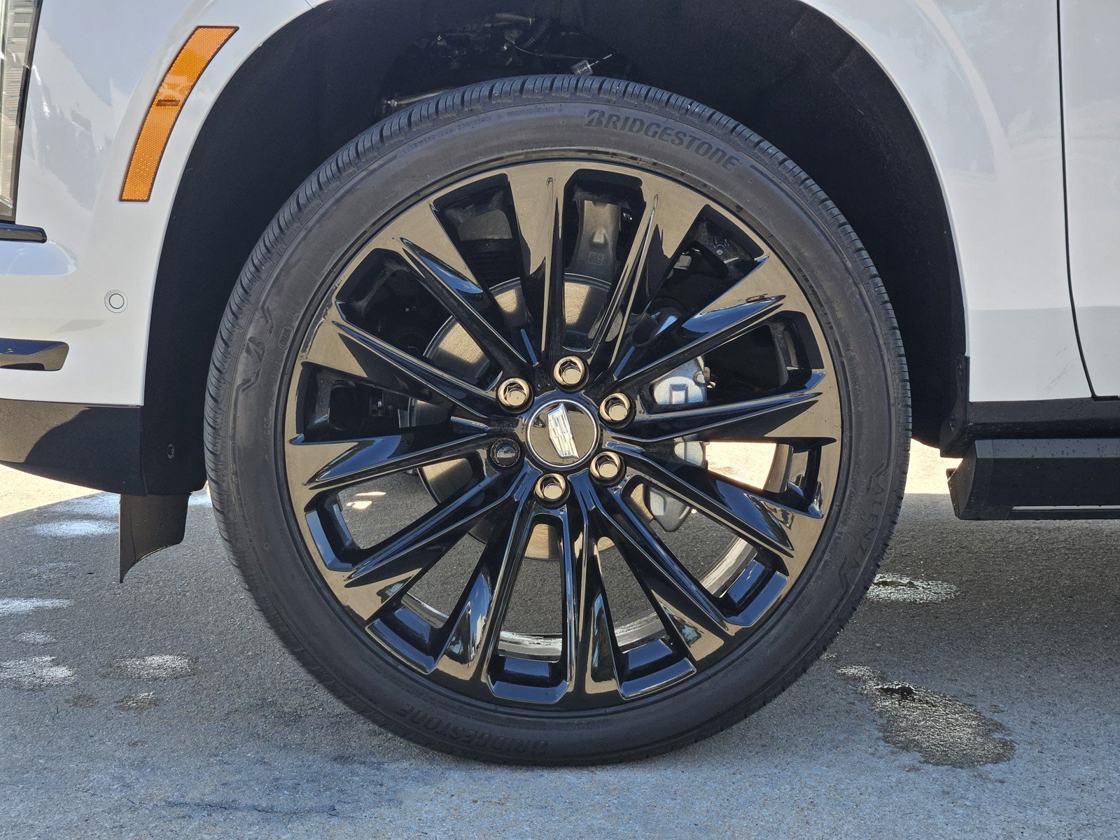 New 2026 Cadillac Escalade Platinum Sport w/ LPO, ONYX Package AWD/4WD image 7
