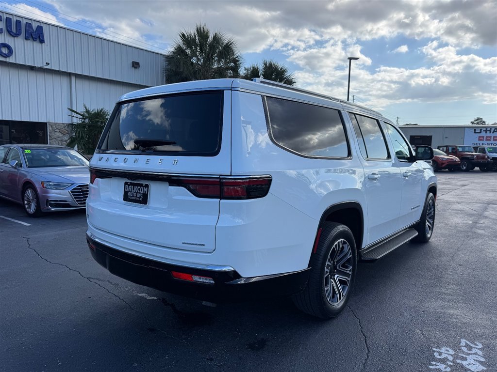 Used 2024 Jeep Wagoneer L Series II w/ Flexible Seating Group image 8