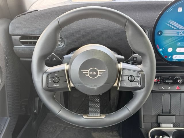 Used 2026 MINI Cooper 2-Door Hardtop FWD image 21