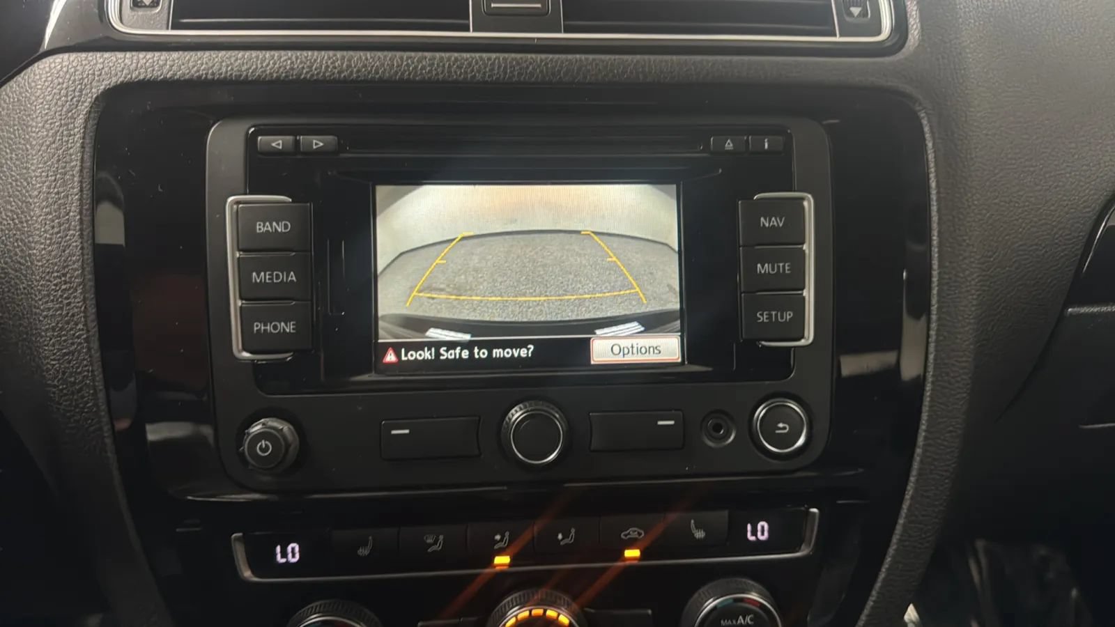 Used 2015 Volkswagen Jetta SEL FWD image 13