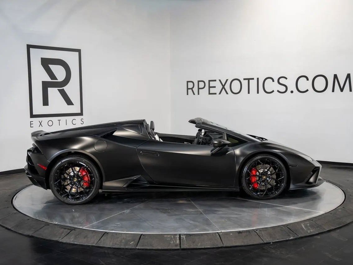 Used 2021 Lamborghini Huracan EVO RWD image 9