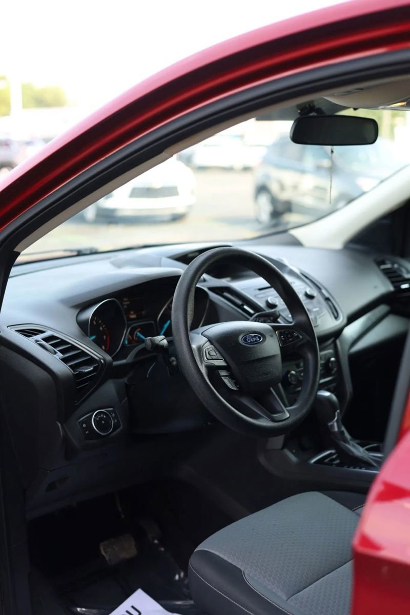 Used 2017 Ford Escape SE w/ SE Cold Weather Package image 25