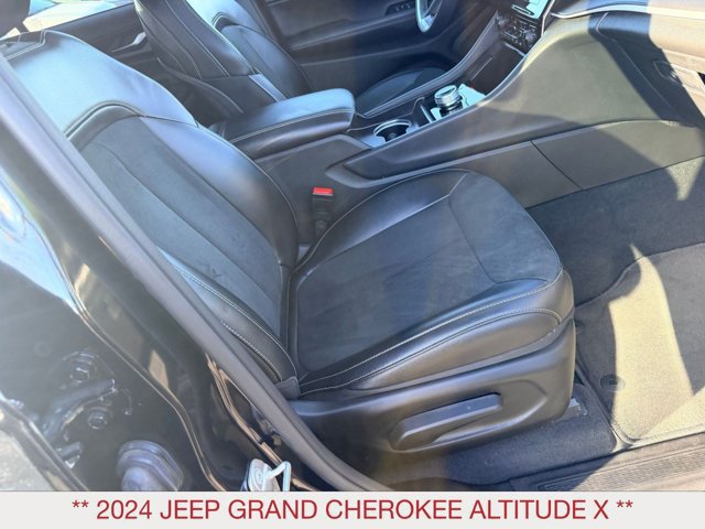 Certified 2024 Jeep Grand Cherokee Altitude AWD/4WD image 10