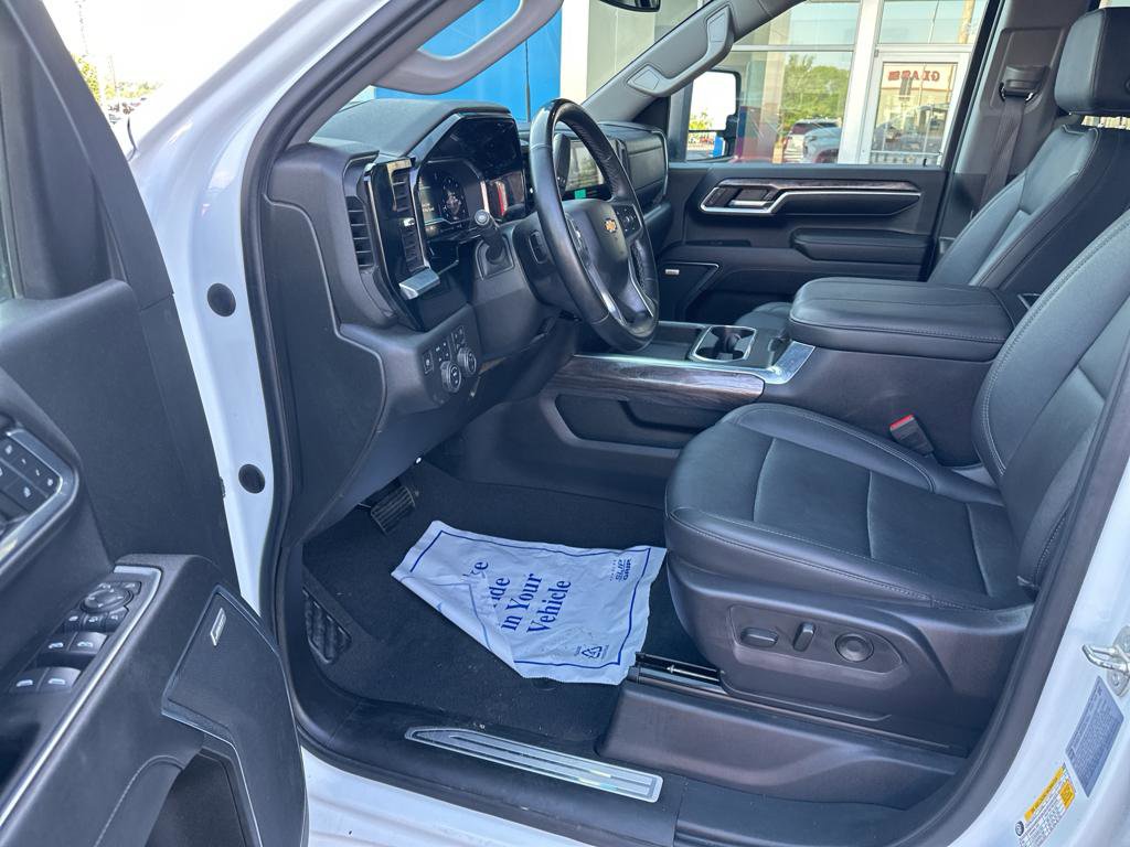 Used 2024 Chevrolet Silverado 3500 LTZ w/ LTZ Convenience Package image 13