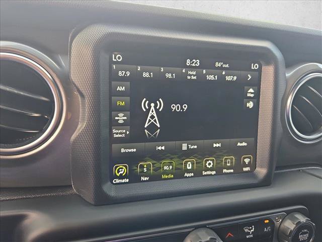 Used 2020 Jeep Gladiator Overland AWD/4WD image 25