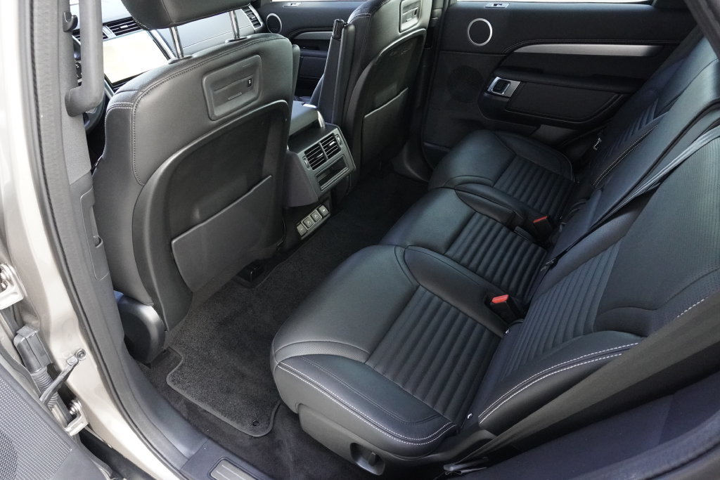 Used 2021 Land Rover Discovery S R-Dynamic AWD/4WD image 28